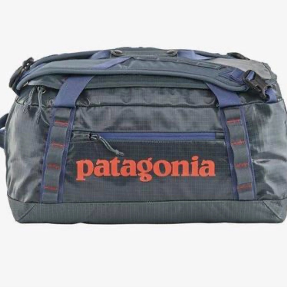 Patagonia Black Hole Duffel 40L – Plume Gray (New w/ Tags)